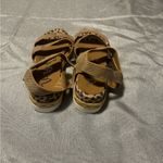 Very G Brown Tan Sandals Comfortable Strappy Design Photo 2