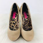 Betsey Johnson BETSY JOHNSON | Tan Lace Heels Photo 1