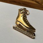 Signed Avon Rhinestone Christmas Holiday Lapel Pin Gold Tone Skate Boot Photo 5