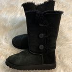 UGG  Women’s Boots size 5 excellent condition no rips smell or stains black color Photo 0