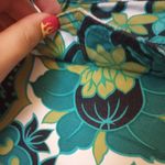 Ann Taylor  Floral Women Shorts - Green and Black Photo 9