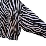 Nike Icon Clash Zebra Print Crew Active Pullover Sweatshirts Women’s Size Medium Photo 6