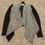 Grey and black cropped size xs cardigan with a relaxed fit #streetwearvibes Photo 0