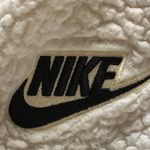 Nike Cropped Sherpa Jacket Photo 2