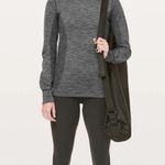 Lululemon Wooly Wonder Turtleneck Size 10 Grey/Black Photo 1