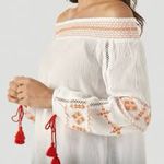 Wrangler Off Shoulder Boho Cowgirl Top White Embroidered Peasant Blouse S NWT Photo 3