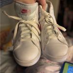 Nike  Court Royale 2 Mid Sneaker Women 9 White w/Pink Swoosh Hightop Photo 3