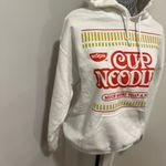 Unisex Sz: M Cup of Noodles White Graphic Print Pullover Kangaroo Pouch Hoodie. Size M Photo 6
