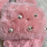 Fuzzy Pink Slippers NWOT Size 7 Photo 3