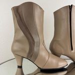 Hill & Dale Vintage 1970s Designer Tan Beige Leather Swirl Low Heel Ankle Boots Photo 3