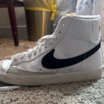 Nike  High-Top Sneakers Women’s Photo 0