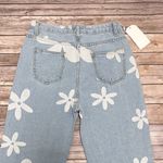 Light Wash High Rise Straight Leg White Floral Print Jeans NWT Medium 60s Hippie Blue Size undefined Photo 4