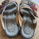 LArtiste Spring Step Naomi Monarch Butterfly Floral Platform Sandals Size 37‎ Red Photo 1