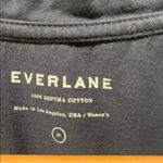 Everlane  Women’s Supima Cotton V Neck T Shirt Navy Blue Size Medium Made in USA Photo 3