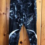 PINK - Victoria's Secret Pink Victoria’s Secret leggings cropped marble print size large vented ultimate  Photo 0