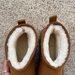 Amazon  Women's Tan Ankle Boots with Fur Lining Photo 5