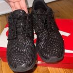 Nike Women’s Size 5.5  Roshe One DMB Triple Black Womens Sneakers Shoes Photo 0