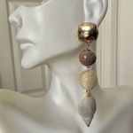 Long real shell gold tone post dangling earrings Photo 6