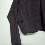 Lululemon  Women's Reversible Mesh 1/2 Crop Zip Jacket black Red‎ Merlot Sz 8 Photo 2
