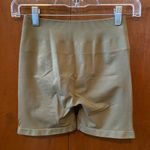 Alphalete Amplify Shorts Photo 1