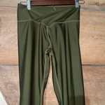 Scrunch Ruched Butt Amplify Obsession original leggings in Olive Womens size Medium Green Photo 7