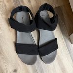 Bare Traps Black Stretch Strap Platform Sandals Size 9M – Comfort Wedge Sandals Photo 1