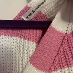 Moon & Madison cropped cardigan Photo 2