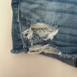 American Eagle  hi rise distressed shortie crochet pocket detail size 4 Photo 6