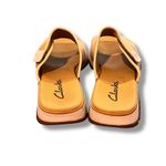 Clarks  Canvas Tan And White Hook And Loop Stripe Slide Women's Size 9M Slip On Photo 2