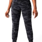 Athleta Salutation Black Camo Jogger Pants S Photo 0
