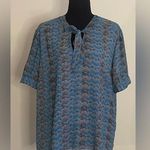 Covington - Blue, black and white design shortsleeve blouse Size XL Photo 0