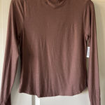 Old Navy  cloud motion long sleeve Photo 0