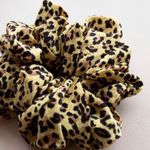 Yellow cheetah oversized hair scrunchie Photo 0