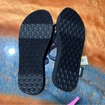 Teva NWT  Olowahu Slip on strappy sandals size 6 indigo black Photo 3