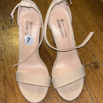 Call it spring  Tan Heels Size 7! Photo 0