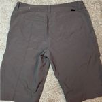 Patagonia  Women’s Bermuda Shorts Size 8 Hiking Outdoor Athletic Green Photo 5