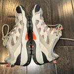 Columbia  women’s hiking outdoor shoes size 8 Photo 12