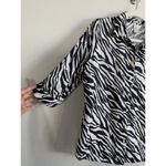 Chico's Chico’s Button Up Top Womens Size 8 Black White Animal Print Linen Beach No Iron Photo 6