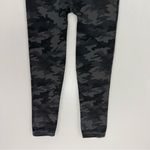 Spanx  Look At Me Now Seamless Cropped Leggings in Sage Camo Size Medium Photo 3