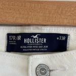 Hollister NWT  White Distressed Ultra High Rise Dad Jeans Sz 33  Photo 5