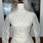 Stunning Vintage 1960s Embroidered Lace Wedding Gown & Veil! White Size 10 Photo 5