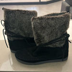 Toms Boots  Black and Brown Fur Winter Boots 9
GREAT SHAPE Photo 0