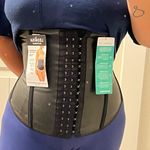 Leonisa  shapewear Photo 1