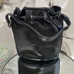 𝅺WOMAN'S Everyday Bucket Bag Black Photo 5