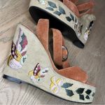 Colin Stuart  Floral Embroidered Faux Suede Platform Wedge Sandals Size 9 Photo 7