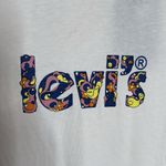 Levi's NWT  White Fitted Graphic Boho 100% Cotton Short Sleeve Tee Size Small Photo 6