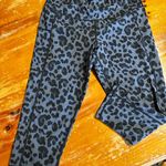 Oalka  Women's Yoga Capris  
Running Pants Workout sz M Photo 1