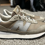 New Balance Women’s  237 Sneakers Photo 0