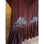 American Eagle Top size M Women henley Embroidered Floral Burgundy Flare Blouse Red Size M Photo 1