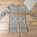 Dylan  EUC Women's Light Gray Aztec Print Knit Top Size S Photo 4